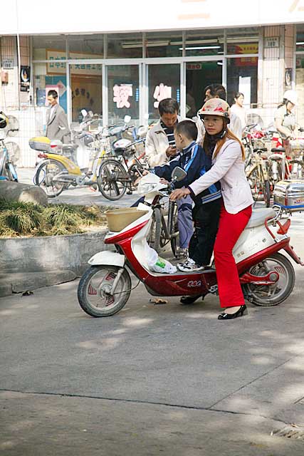 China: life and scenics.